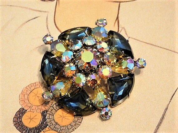 Rhinestone Brooch / Mid Century Brooch / Autumn Fall Fashion Jewelry
