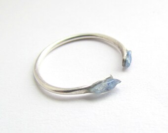 Tiny Minimalist Everyday Open Silver Blue Kyanite Ring. Hammered Kyanite Ring. Tiny Ring. Minimalist Ring. Kyanite Ring.