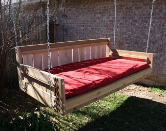 Brand New Cedar Daybed Swing in Country style Queen Size