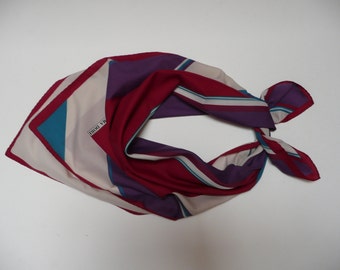 Elegant classic Vintage Norma Dori scarf