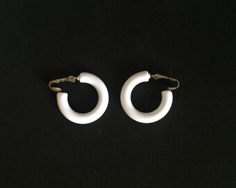 vintage white hoop earrings/ plastic clip on earrings/ 60's / statement earrings/ resin jewelry / costume jewelry / minimal plastic jewelry
