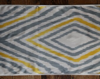 Handloomed Ikat Fabric UZ 18