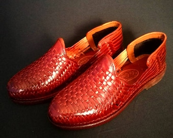 Mens Huaraches Sandals Mexican. 100% leather, vintage. Handmade. Huarache Craft closed. Handmade