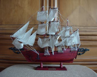 HMS BOUNTY Wooden Model Sailing Ship
