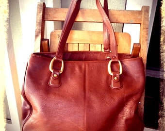 CLASSIC /// Large Leather Shoulder Bag