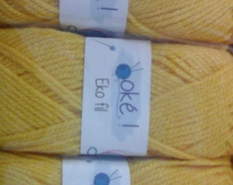 10 BALLS OF YARN