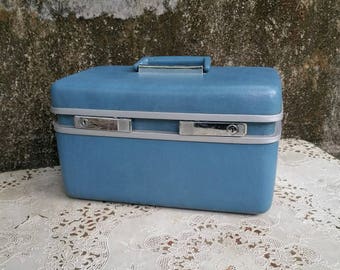 Royal Traveller Teal Blue Train Case with Tray