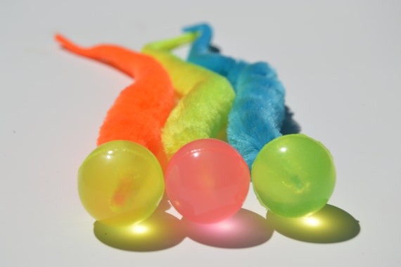 Bouncy ball cat toy, catnip marinated tail, Glow in the Dark - Set of 3 (random colors)