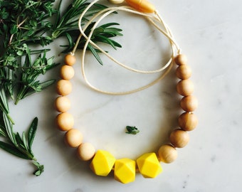 Geometric Nursing Necklace, Chewable Necklace, Modern Teething Necklace, Wood and Silicone Bead Teething Necklace – Sunshine Yellow – Yoho