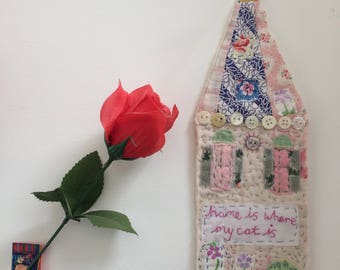 Vintage Quilt Fabric Wall Hanger Applique House