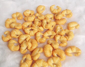 Miniature Croissant,Miniature Bakery,Dolls house Bakery,Miniature food,Miniature bread,Dolls house food,Miniature jewelry,Handmade,DIY