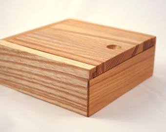 Wooden Jewelry Box / Keepsake box / Jewelry storage box. Jewelry organizer.