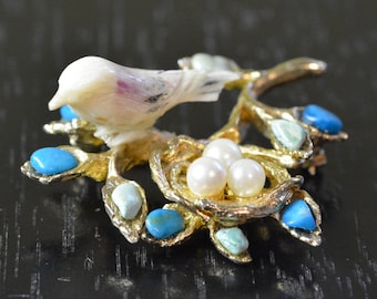 Bird and nest with eggs brooch