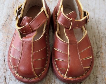 French vintage 1950's / kids / sandal shoes / brown leather / new old stock / size 21 EU / 5 US / 4,5 UK