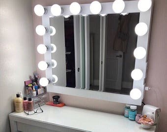 Hollywood Vanity Mirror.Perfect for Ikea vanity (bULBS nOT iNCLUDED)