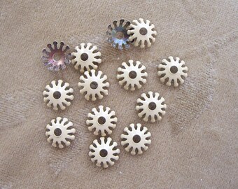 Vintage enamel metal flower, bead/caps, 12m, beige, Lot of 20