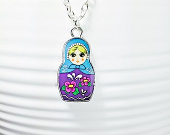 Russian Doll Necklace.Babushka Necklace.Nesting Doll Necklace.Matryoshka Pendant.Russian Doll Charm.Doll Necklace.Babushka Doll Charm