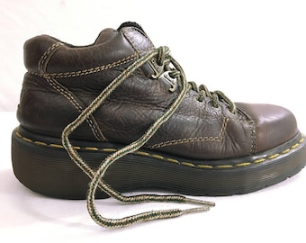 Dr Martens Boots Women Grunge Shoes England Vintage Used Doc Martens Brown Leather Lace-Up Combat Ankle Boots Womens size 7.5 UK 5