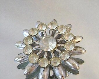 BIG SALE Vintage Rustic 1940s Rhinestone Brooch. Pot Metal and Rhinestone Pin. Wedding Flower Brooch. Star Mum Brooch.