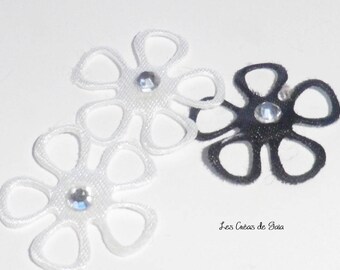 3 fabric flowers and rhinestones