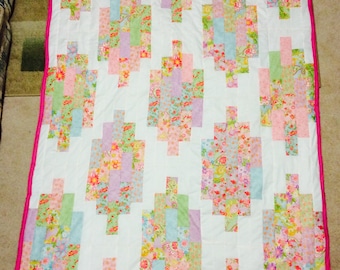 Twin size lantern quilt