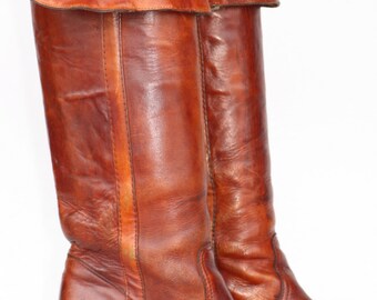 Beautiful vintage black tag 1960's Frye OTK boho pirate style leather campus riding boots 8.5 B Brand new heels