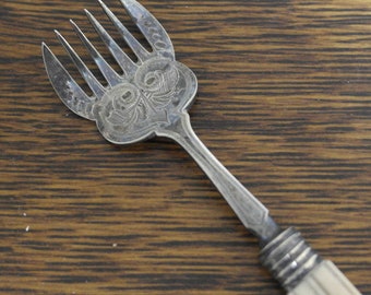 Sterling Silver Long Sardine Serving Fork / Amston 1913