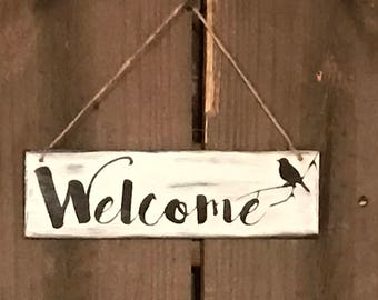 Welcome wood sign with rope hanger