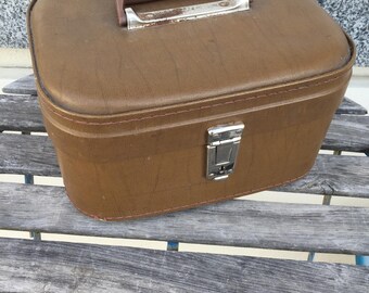 1960s vintage travel cosmetics case