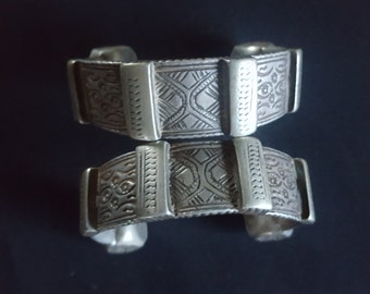 Morocco Berber ethnic Pair of Ankle Bracelets former Khalkhal silver