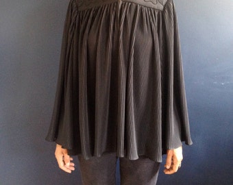 Vintage 60's accordion pleated cape with sleeves sz M