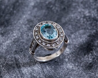 Blue Topaz Ring, Natural Blue Topaz, Vintage Topaz Ring, Vintage Ring, Topaz Ring, December Birthstone, Antique Ring, Antique Topaz Ring