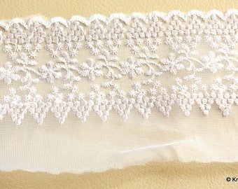 White Net Trim With Floral Embroidery, 10.5 cm wide - 041203L70