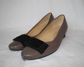 Brunae Pumps with bow