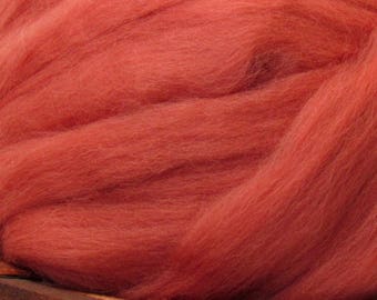 Dyed Corriedale Natural Spinning Fiber Wool Top Roving / 1oz - Damask