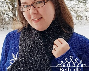 Loom Knitted Mini-Scarf