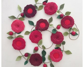 RED ROSES GARLAND // Valentines Day Garland // Party Garland // Felt Flower Garland // Floral Garland // Shades of Red + Berries