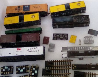 Vintage HO Train Cars for Parts