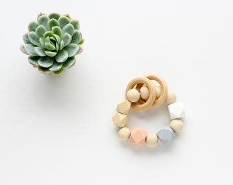 Teething Toy in Wood & Silicone, Silicone Teether, Baby Teething Ring - Wood and Peach