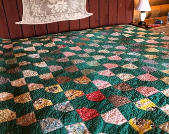 no. 5004 vintage bow tie quilt in greens