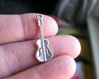 10 guitar music charms in silver tone - C2669