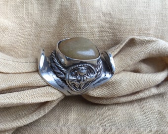 Tibetan Saddle ring with Avanturijn