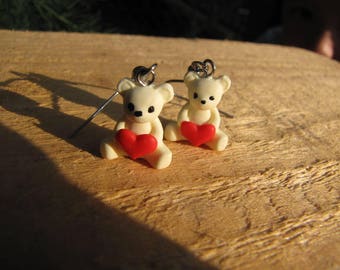 Kawaii Bear holding heart dangle earrings