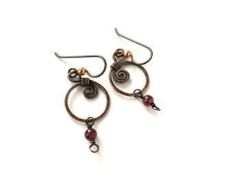 Swirl Hoop With Garnet