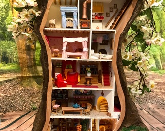 Brambly Hedge - Crabapple Cottage based on the wonderful Brambly Hedge books. 1/24 scale, fully furnished collectors item.