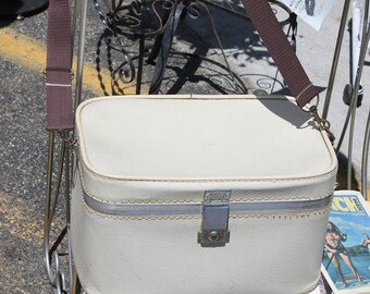 Vintage Amelia Earhart White Train Case with Strap