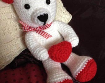 Amigurumi crochet Valentine heart bear