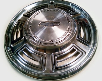 Vintage 1970 Chevy Chevelle and El Camino Hubcap Hub Cap Wheel Cover - Chevrolet Car Part Wall Hanger - Automotive Wall Decor - Classic Car
