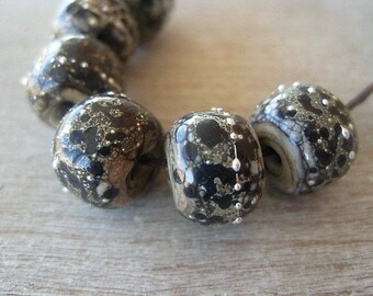 Glass Lampwork Beads Glossy 6 Black silvered Ivory Speckled Beads Fine Silver Foil
