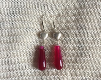 Unique fuchsia and sweetheart earrings in silver